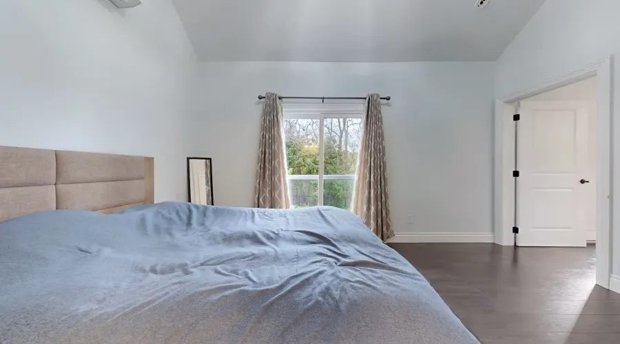 6 Macleod Estate Crt, Richmond Hill, Ontario, Canada, 2 Bedrooms Bedrooms, 5 Rooms Rooms,3 BathroomsBathrooms,Residential,For Sale,Macleod Estate,1824046