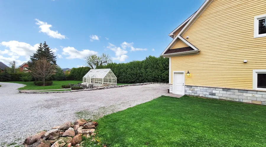 6 Macleod Estate Crt, Richmond Hill, Ontario, Canada, 2 Bedrooms Bedrooms, 5 Rooms Rooms,3 BathroomsBathrooms,Residential,For Sale,Macleod Estate,1824046