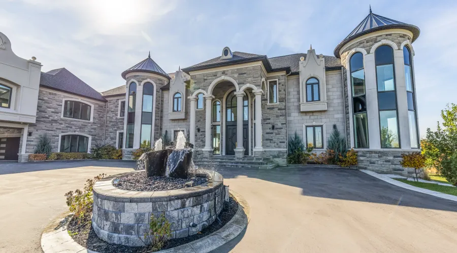 4 Saint Lukes Court, Brampton, Ontario, L6P 1K9, Canada, 6 Bedrooms Bedrooms, ,9 BathroomsBathrooms,Residential,For Sale,Saint Lukes Court,1825101