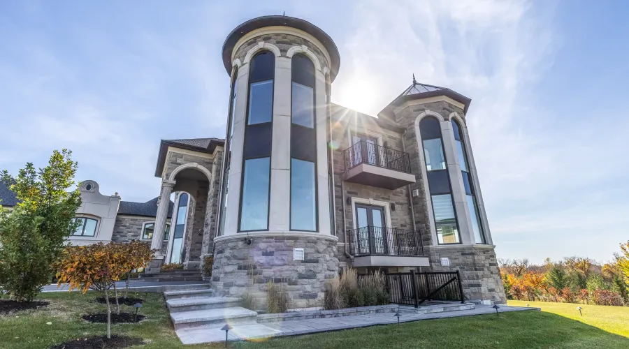 4 Saint Lukes Court, Brampton, Ontario, L6P 1K9, Canada, 6 Bedrooms Bedrooms, ,9 BathroomsBathrooms,Residential,For Sale,Saint Lukes Court,1825101