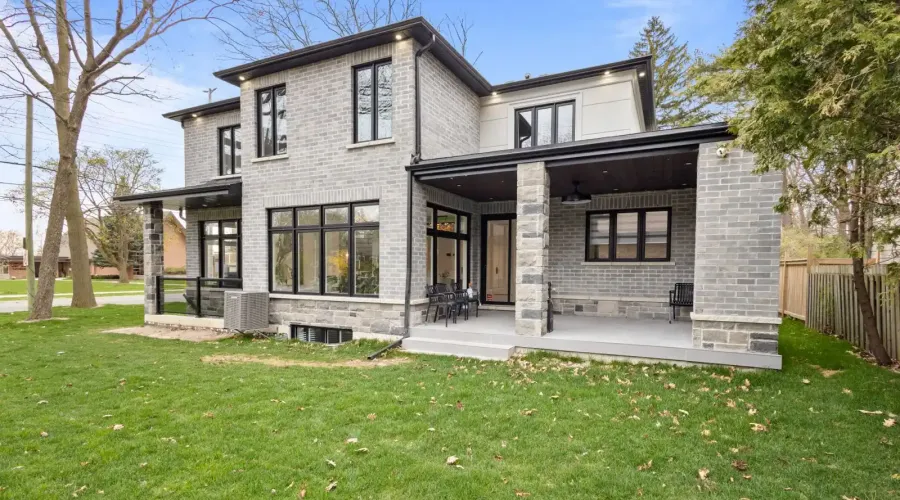 72 Oakes Drive, Mississauga, Ontario, L5G 3M1, Canada, 4 Bedrooms Bedrooms, ,5 BathroomsBathrooms,Residential,For Sale,Oakes Drive,1825103