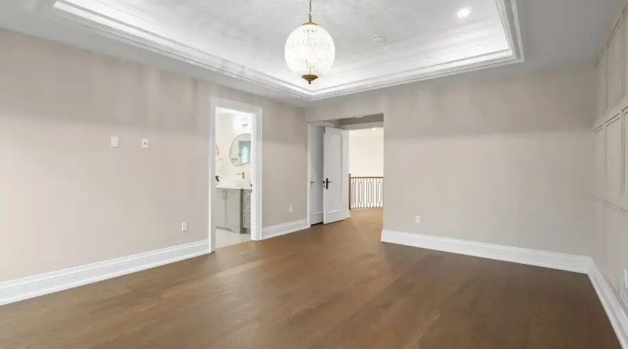 72 Oakes Drive, Mississauga, Ontario, L5G 3M1, Canada, 4 Bedrooms Bedrooms, ,5 BathroomsBathrooms,Residential,For Sale,Oakes Drive,1825103