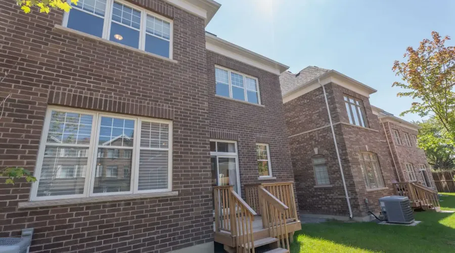 1949 Barbertown Road, Mississauga, Ontario, L5M 2G9, Canada, 4 Bedrooms Bedrooms, ,5 BathroomsBathrooms,Residential,For Sale,1949,1828667