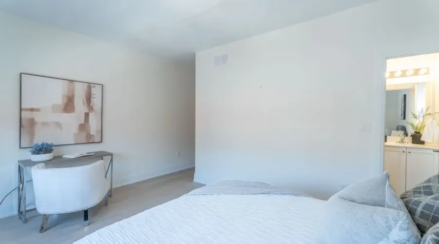 1949 Barbertown Road, Mississauga, Ontario, L5M 2G9, Canada, 4 Bedrooms Bedrooms, ,5 BathroomsBathrooms,Residential,For Sale,1949,1828667