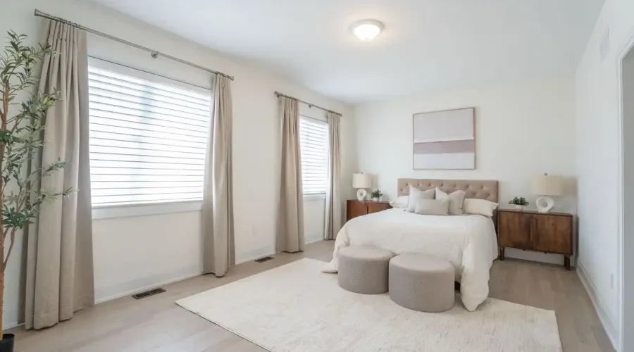 1949 Barbertown Road, Mississauga, Ontario, L5M 2G9, Canada, 4 Bedrooms Bedrooms, ,5 BathroomsBathrooms,Residential,For Sale,1949,1828667