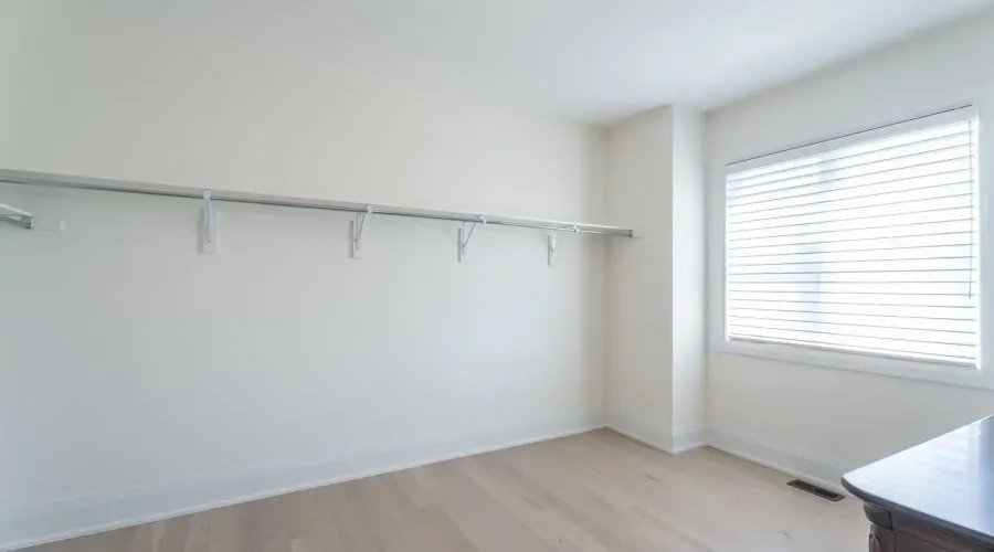 1949 Barbertown Road, Mississauga, Ontario, L5M 2G9, Canada, 4 Bedrooms Bedrooms, ,5 BathroomsBathrooms,Residential,For Sale,1949,1828667