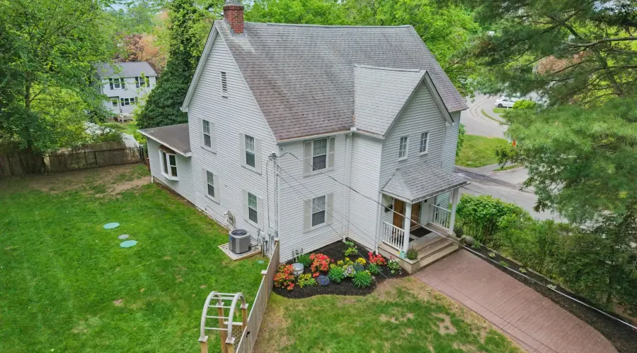 62-64 Lincoln Avenue, Lynnfield, Massachusetts, 01940, United States, 4 Bedrooms Bedrooms, 12 Rooms Rooms,2 BathroomsBathrooms,Residential,For Sale,Lincoln ,1828704