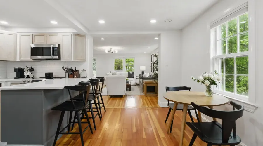 62-64 Lincoln Avenue, Lynnfield, Massachusetts, 01940, United States, 4 Bedrooms Bedrooms, 12 Rooms Rooms,2 BathroomsBathrooms,Residential,For Sale,Lincoln ,1828704