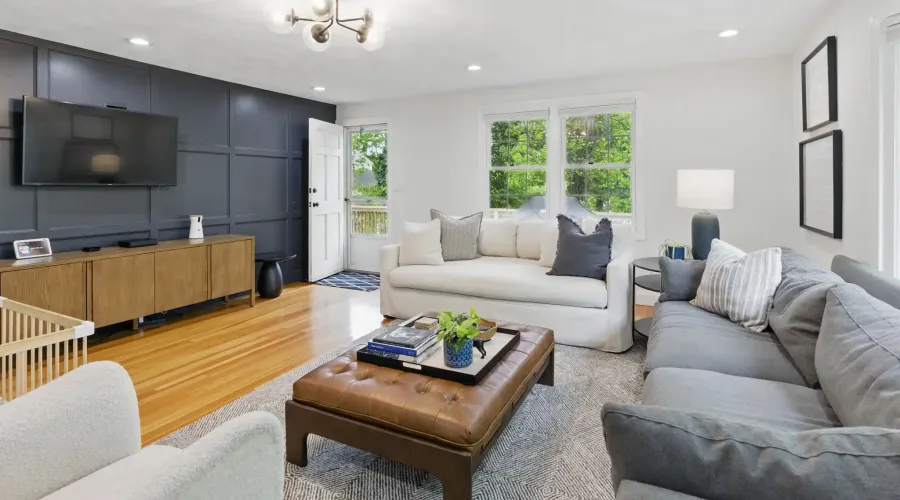 62-64 Lincoln Avenue, Lynnfield, Massachusetts, 01940, United States, 4 Bedrooms Bedrooms, 12 Rooms Rooms,2 BathroomsBathrooms,Residential,For Sale,Lincoln ,1828704