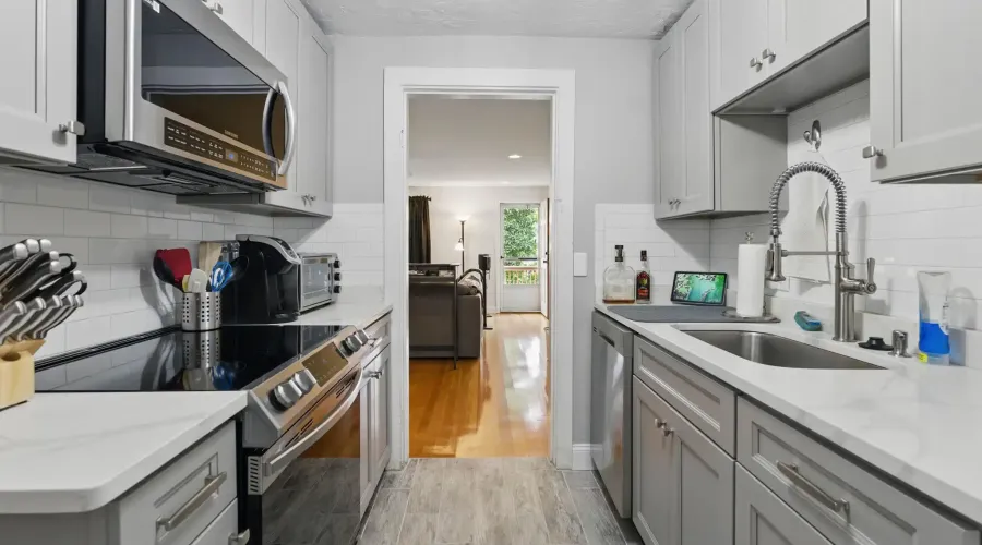 62-64 Lincoln Avenue, Lynnfield, Massachusetts, 01940, United States, 4 Bedrooms Bedrooms, 12 Rooms Rooms,2 BathroomsBathrooms,Residential,For Sale,Lincoln ,1828704