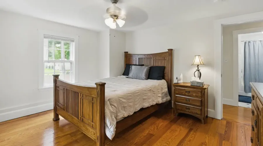 62-64 Lincoln Avenue, Lynnfield, Massachusetts, 01940, United States, 4 Bedrooms Bedrooms, 12 Rooms Rooms,2 BathroomsBathrooms,Residential,For Sale,Lincoln ,1828704