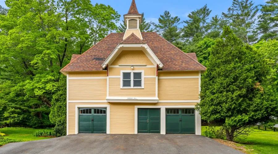 104 Main Street, Topsfield, Massachusetts, 01983, United States, 6 Bedrooms Bedrooms, 11 Rooms Rooms,3 BathroomsBathrooms,Residential,For Sale,Main ,1829802