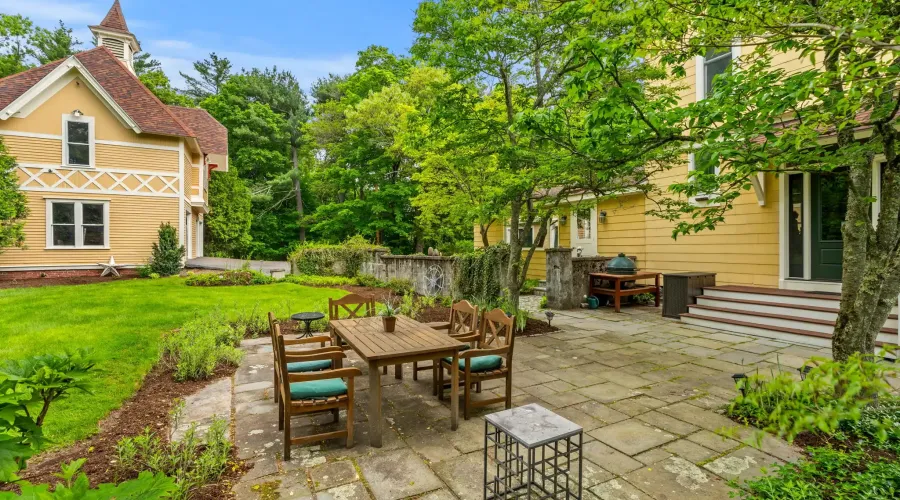104 Main Street, Topsfield, Massachusetts, 01983, United States, 6 Bedrooms Bedrooms, 11 Rooms Rooms,3 BathroomsBathrooms,Residential,For Sale,Main ,1829802