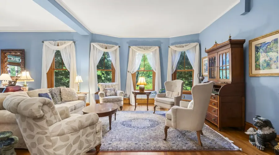 104 Main Street, Topsfield, Massachusetts, 01983, United States, 6 Bedrooms Bedrooms, 11 Rooms Rooms,3 BathroomsBathrooms,Residential,For Sale,Main ,1829802