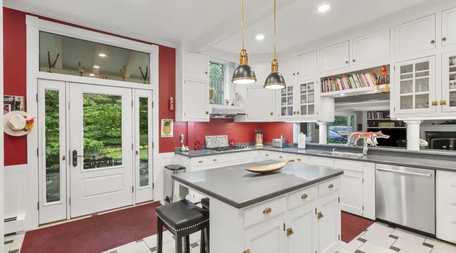 104 Main Street, Topsfield, Massachusetts, 01983, United States, 6 Bedrooms Bedrooms, 11 Rooms Rooms,3 BathroomsBathrooms,Residential,For Sale,Main ,1829802