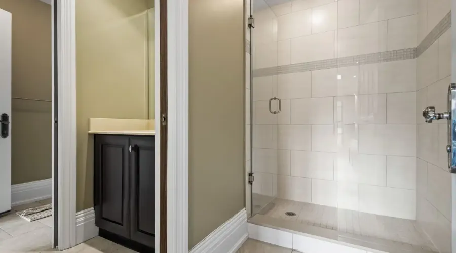 839 Lakeshore Road, Port Colborne, Ontario, L3K 5V3, Canada, 5 Bedrooms Bedrooms, ,5 BathroomsBathrooms,Residential,For Sale,Lakeshore Road,1834487