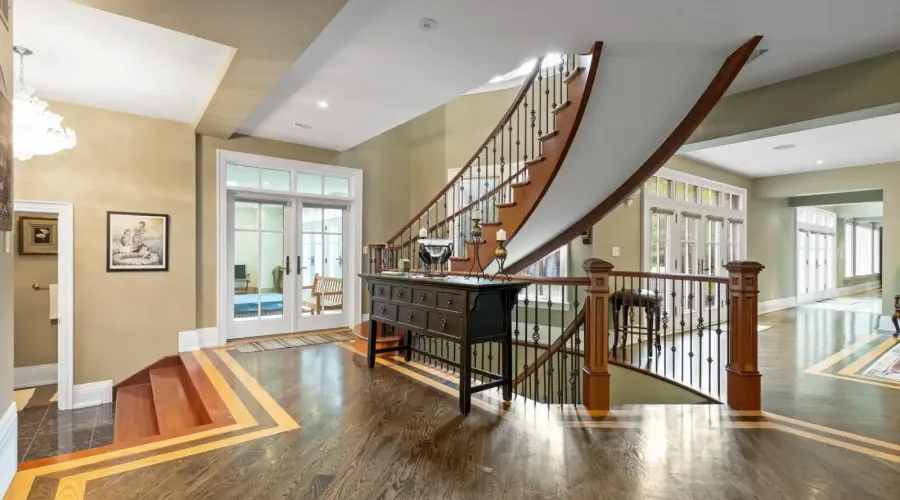 839 Lakeshore Road, Port Colborne, Ontario, L3K 5V3, Canada, 5 Bedrooms Bedrooms, ,5 BathroomsBathrooms,Residential,For Sale,Lakeshore Road,1834487