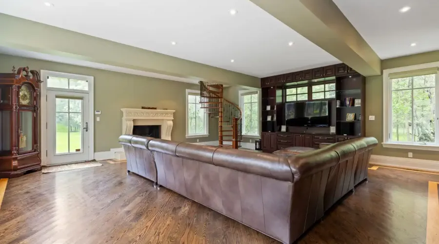 839 Lakeshore Road, Port Colborne, Ontario, L3K 5V3, Canada, 5 Bedrooms Bedrooms, ,5 BathroomsBathrooms,Residential,For Sale,Lakeshore Road,1834487