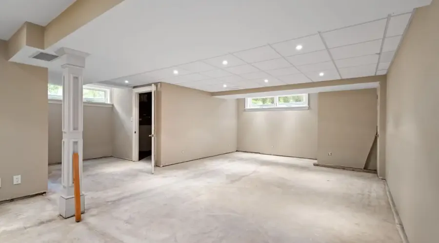 839 Lakeshore Road, Port Colborne, Ontario, L3K 5V3, Canada, 5 Bedrooms Bedrooms, ,5 BathroomsBathrooms,Residential,For Sale,Lakeshore Road,1834487