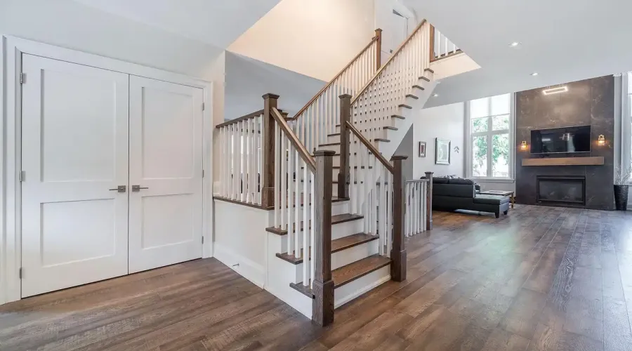 2163 Deyncourt Drive, Burlington, Ontario, L7R 1W2, Canada, 3 Bedrooms Bedrooms, ,4 BathroomsBathrooms,Residential,For Sale,Deyncourt Drive,1834491