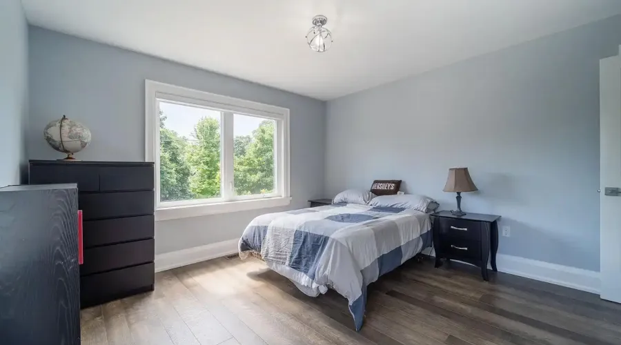 2163 Deyncourt Drive, Burlington, Ontario, L7R 1W2, Canada, 3 Bedrooms Bedrooms, ,4 BathroomsBathrooms,Residential,For Sale,Deyncourt Drive,1834491