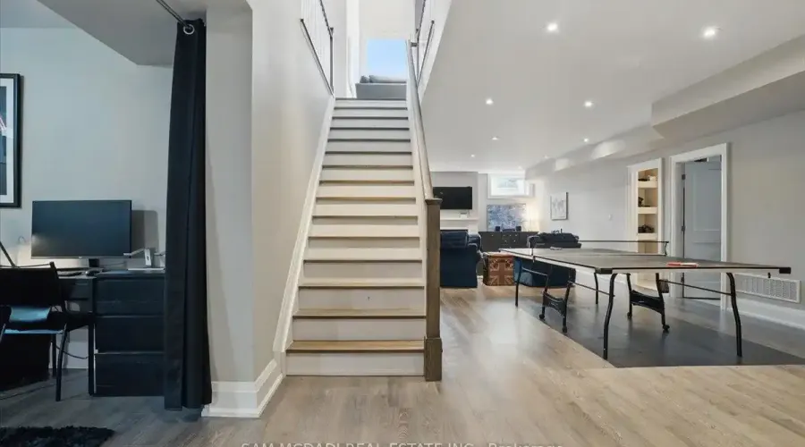 2163 Deyncourt Drive, Burlington, Ontario, L7R 1W2, Canada, 3 Bedrooms Bedrooms, ,4 BathroomsBathrooms,Residential,For Sale,Deyncourt Drive,1834491