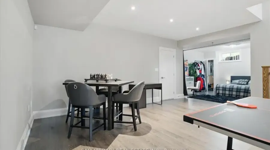 2163 Deyncourt Drive, Burlington, Ontario, L7R 1W2, Canada, 3 Bedrooms Bedrooms, ,4 BathroomsBathrooms,Residential,For Sale,Deyncourt Drive,1834491