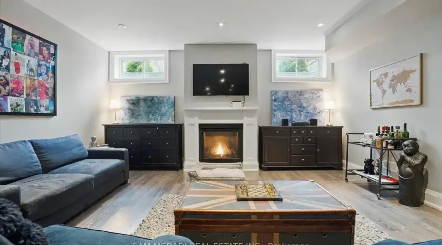 2163 Deyncourt Drive, Burlington, Ontario, L7R 1W2, Canada, 3 Bedrooms Bedrooms, ,4 BathroomsBathrooms,Residential,For Sale,Deyncourt Drive,1834491