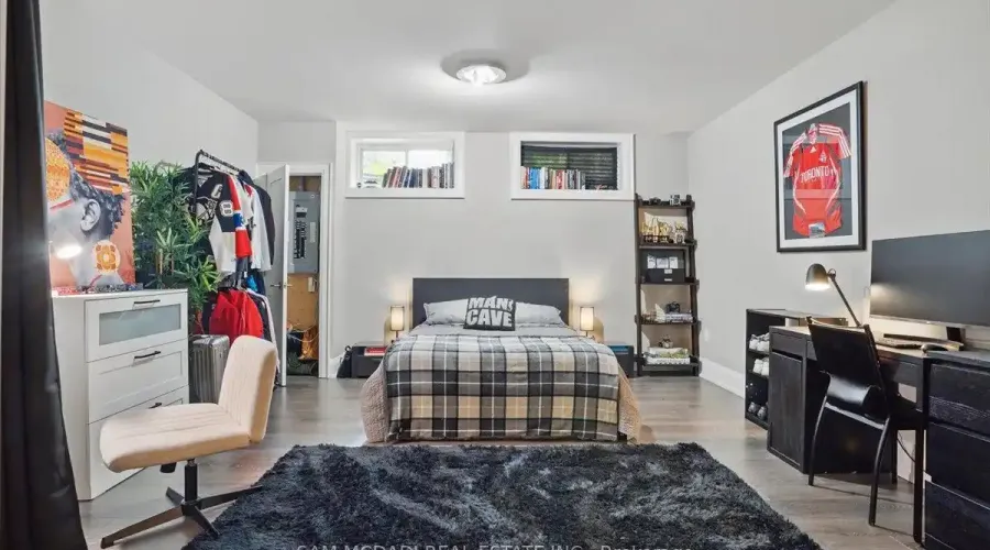 2163 Deyncourt Drive, Burlington, Ontario, L7R 1W2, Canada, 3 Bedrooms Bedrooms, ,4 BathroomsBathrooms,Residential,For Sale,Deyncourt Drive,1834491