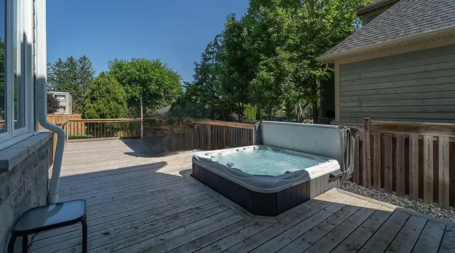2163 Deyncourt Drive, Burlington, Ontario, L7R 1W2, Canada, 3 Bedrooms Bedrooms, ,4 BathroomsBathrooms,Residential,For Sale,Deyncourt Drive,1834491