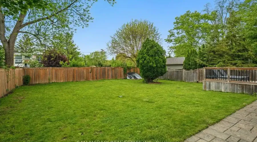 2163 Deyncourt Drive, Burlington, Ontario, L7R 1W2, Canada, 3 Bedrooms Bedrooms, ,4 BathroomsBathrooms,Residential,For Sale,Deyncourt Drive,1834491