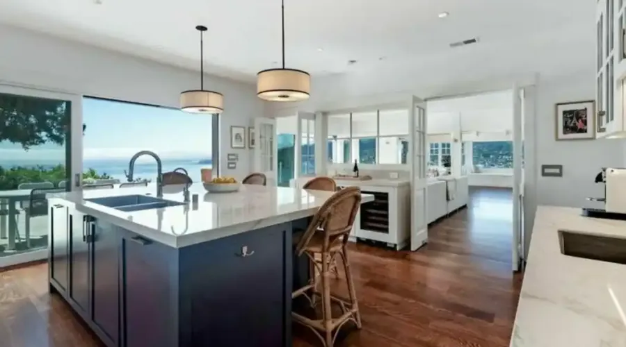 22 Eucalyptus Rd, California, United States, 5 Bedrooms Bedrooms, ,5 BathroomsBathrooms,Residential,For Sale,22 Eucalyptus Rd,1834492