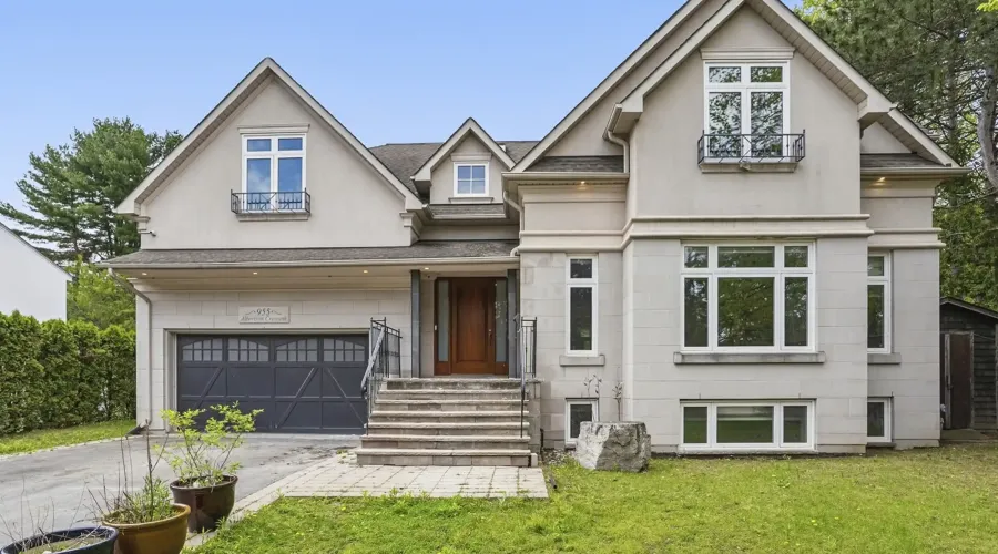955 Albertson Crescent, Mississauga, Ontario, L5H 3C6, Canada, 4 Bedrooms Bedrooms, ,5 BathroomsBathrooms,Residential,For Sale,Albertson Crescent,1834495