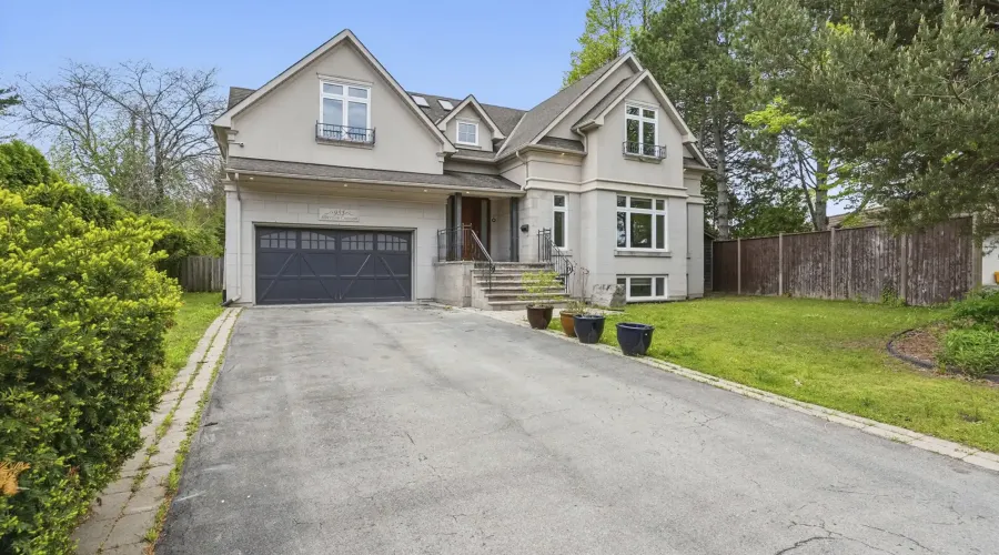 955 Albertson Crescent, Mississauga, Ontario, L5H 3C6, Canada, 4 Bedrooms Bedrooms, ,5 BathroomsBathrooms,Residential,For Sale,Albertson Crescent,1834495