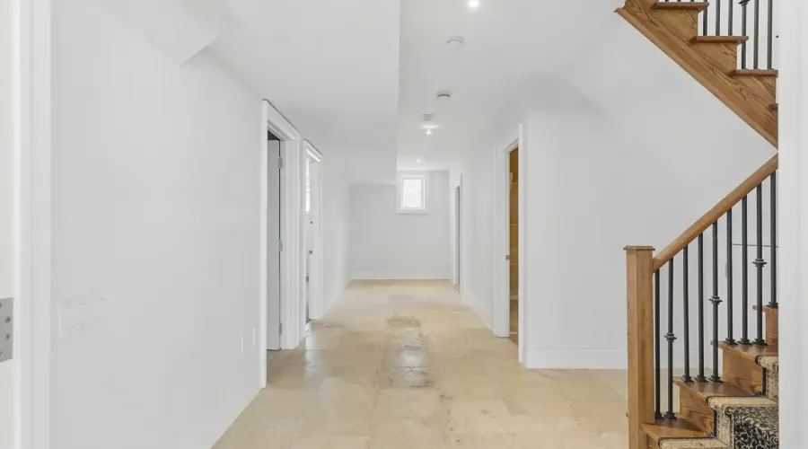 955 Albertson Crescent, Mississauga, Ontario, L5H 3C6, Canada, 4 Bedrooms Bedrooms, ,5 BathroomsBathrooms,Residential,For Sale,Albertson Crescent,1834495