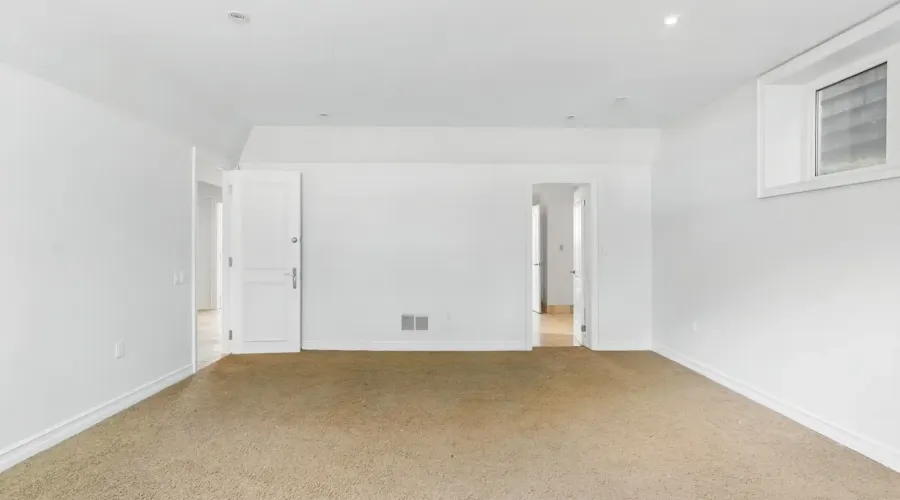 955 Albertson Crescent, Mississauga, Ontario, L5H 3C6, Canada, 4 Bedrooms Bedrooms, ,5 BathroomsBathrooms,Residential,For Sale,Albertson Crescent,1834495