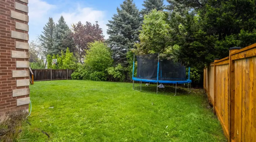2492 Erin Centre Boulevard, Mississauga, Ontario, L5M 5B2, Canada, 4 Bedrooms Bedrooms, ,6 BathroomsBathrooms,Residential,For Sale,Erin Centre Boulevard,1834496