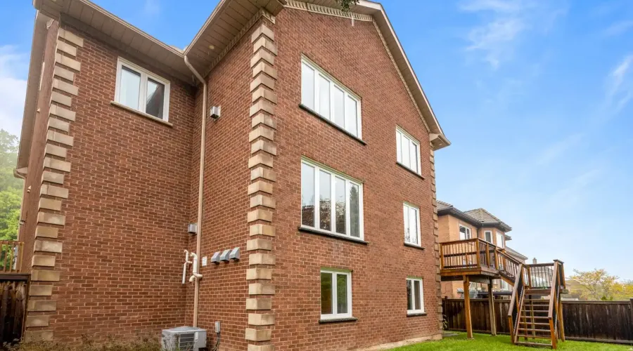 2492 Erin Centre Boulevard, Mississauga, Ontario, L5M 5B2, Canada, 4 Bedrooms Bedrooms, ,6 BathroomsBathrooms,Residential,For Sale,Erin Centre Boulevard,1834496