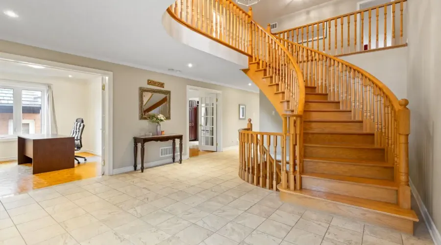 2492 Erin Centre Boulevard, Mississauga, Ontario, L5M 5B2, Canada, 4 Bedrooms Bedrooms, ,6 BathroomsBathrooms,Residential,For Sale,Erin Centre Boulevard,1834496
