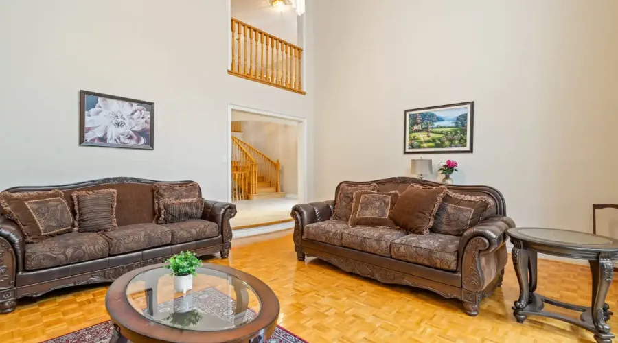 2492 Erin Centre Boulevard, Mississauga, Ontario, L5M 5B2, Canada, 4 Bedrooms Bedrooms, ,6 BathroomsBathrooms,Residential,For Sale,Erin Centre Boulevard,1834496