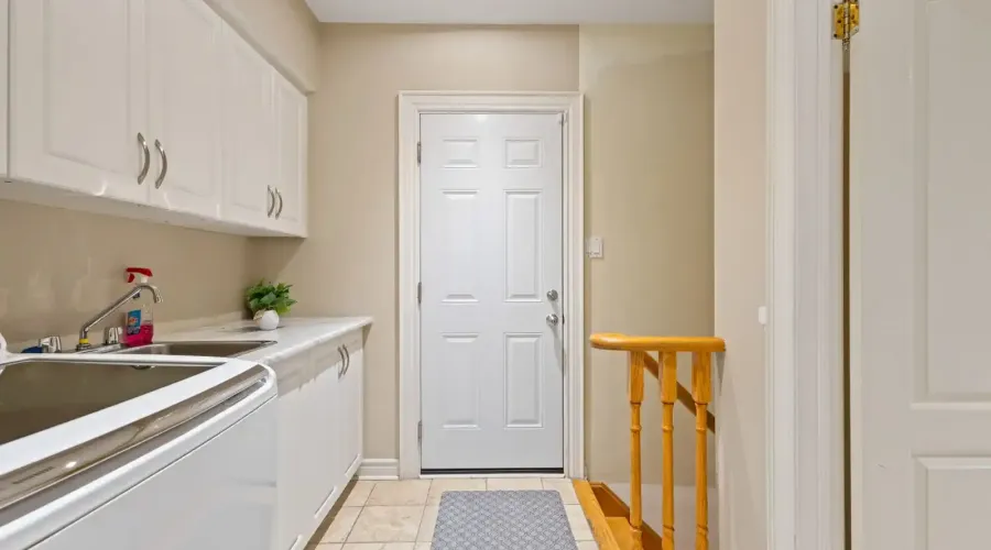2492 Erin Centre Boulevard, Mississauga, Ontario, L5M 5B2, Canada, 4 Bedrooms Bedrooms, ,6 BathroomsBathrooms,Residential,For Sale,Erin Centre Boulevard,1834496