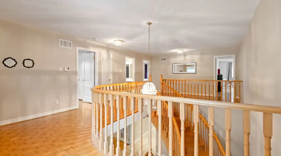 2492 Erin Centre Boulevard, Mississauga, Ontario, L5M 5B2, Canada, 4 Bedrooms Bedrooms, ,6 BathroomsBathrooms,Residential,For Sale,Erin Centre Boulevard,1834496