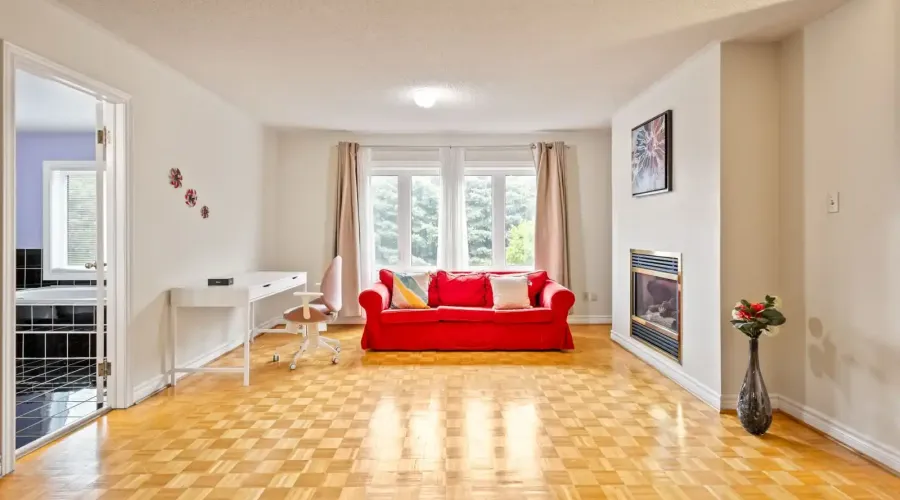 2492 Erin Centre Boulevard, Mississauga, Ontario, L5M 5B2, Canada, 4 Bedrooms Bedrooms, ,6 BathroomsBathrooms,Residential,For Sale,Erin Centre Boulevard,1834496