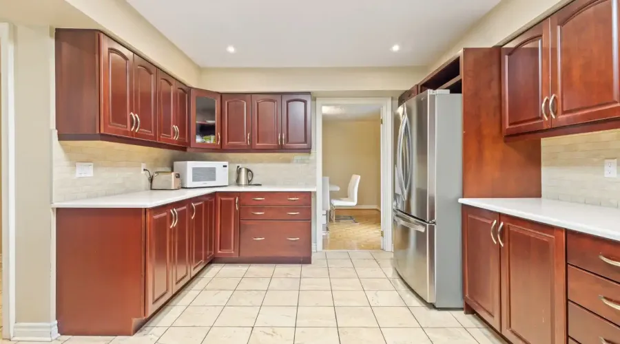 2492 Erin Centre Boulevard, Mississauga, Ontario, L5M 5B2, Canada, 4 Bedrooms Bedrooms, ,6 BathroomsBathrooms,Residential,For Sale,Erin Centre Boulevard,1834496