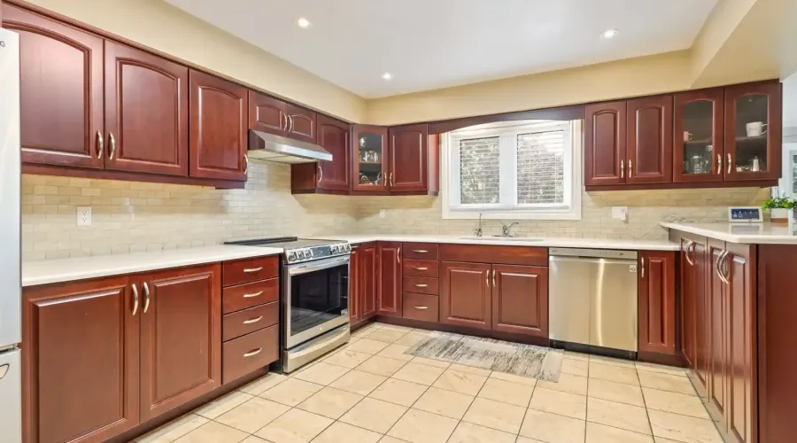2492 Erin Centre Boulevard, Mississauga, Ontario, L5M 5B2, Canada, 4 Bedrooms Bedrooms, ,6 BathroomsBathrooms,Residential,For Sale,Erin Centre Boulevard,1834496