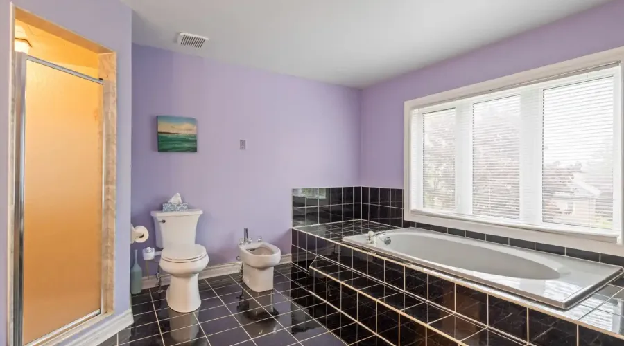2492 Erin Centre Boulevard, Mississauga, Ontario, L5M 5B2, Canada, 4 Bedrooms Bedrooms, ,6 BathroomsBathrooms,Residential,For Sale,Erin Centre Boulevard,1834496