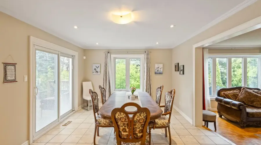 2492 Erin Centre Boulevard, Mississauga, Ontario, L5M 5B2, Canada, 4 Bedrooms Bedrooms, ,6 BathroomsBathrooms,Residential,For Sale,Erin Centre Boulevard,1834496