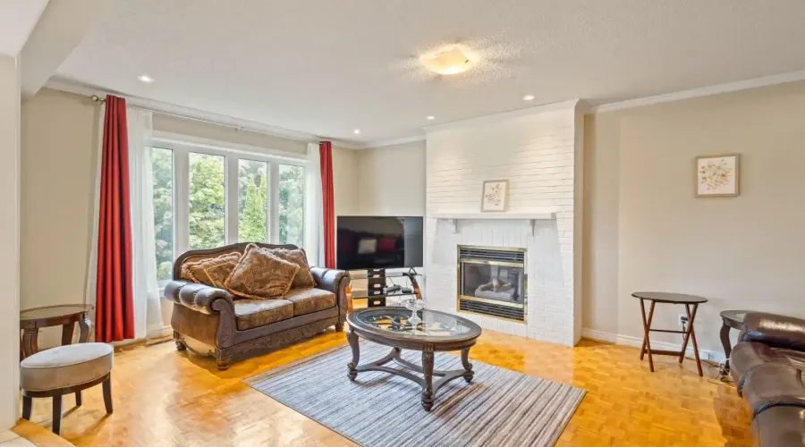 2492 Erin Centre Boulevard, Mississauga, Ontario, L5M 5B2, Canada, 4 Bedrooms Bedrooms, ,6 BathroomsBathrooms,Residential,For Sale,Erin Centre Boulevard,1834496