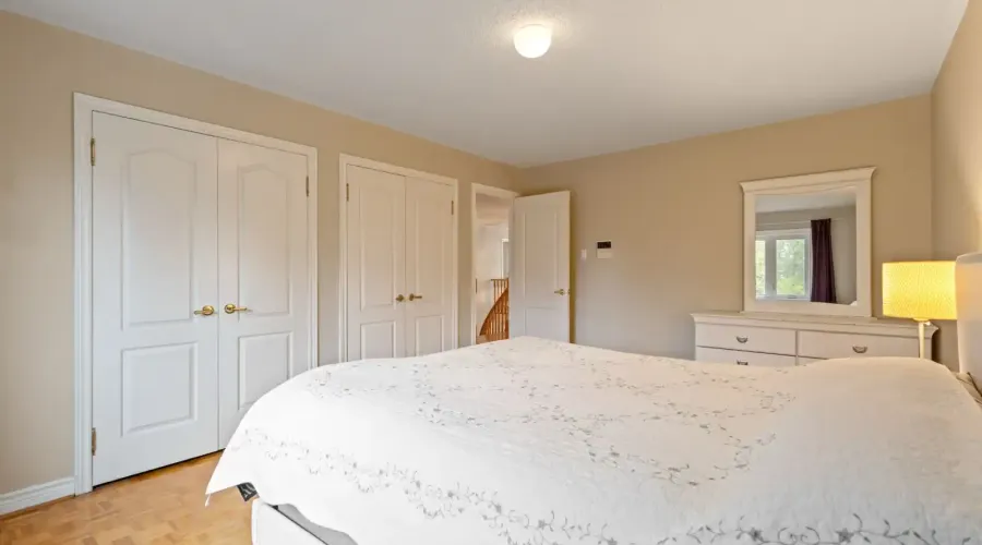 2492 Erin Centre Boulevard, Mississauga, Ontario, L5M 5B2, Canada, 4 Bedrooms Bedrooms, ,6 BathroomsBathrooms,Residential,For Sale,Erin Centre Boulevard,1834496