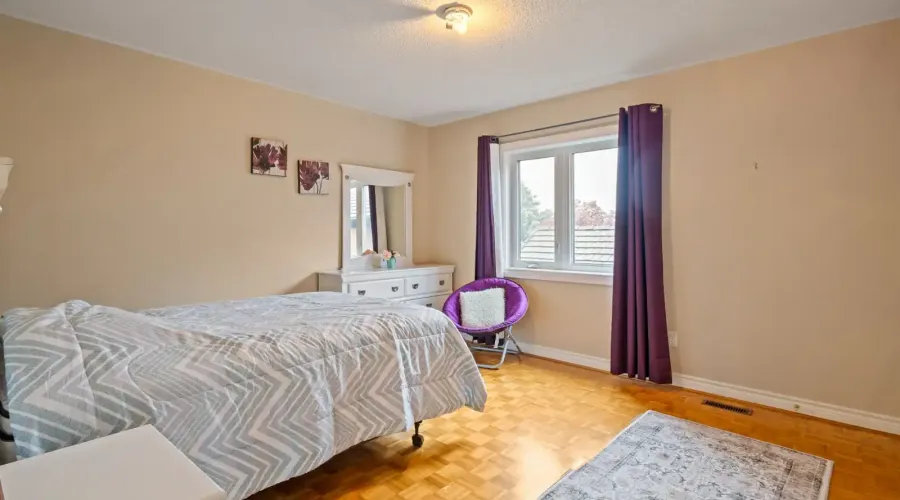 2492 Erin Centre Boulevard, Mississauga, Ontario, L5M 5B2, Canada, 4 Bedrooms Bedrooms, ,6 BathroomsBathrooms,Residential,For Sale,Erin Centre Boulevard,1834496